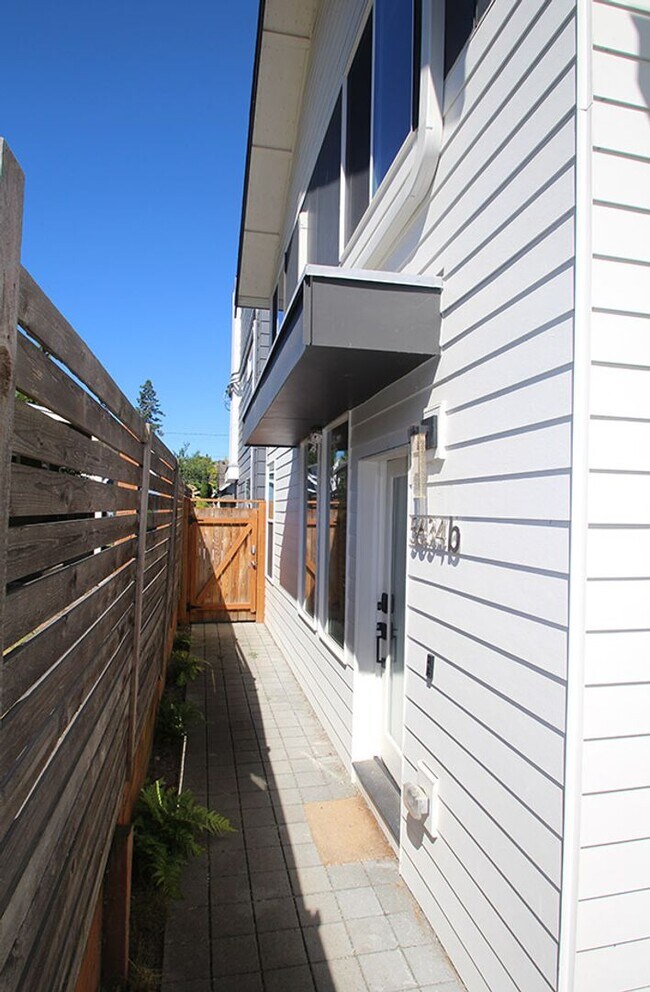 Photo - LUXURY SEATTLE/UW TOWNHOME FOR RENT W HIGH END FINISHES