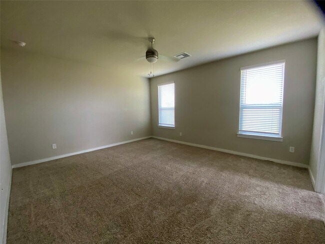 Photo - 28503 Hannahs Harbor Ln