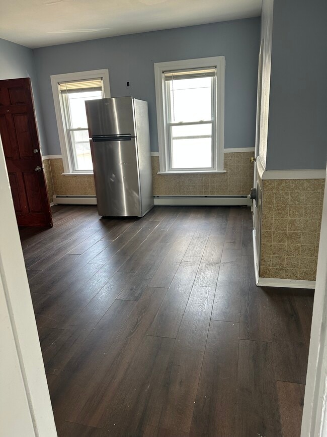 Building Photo - 7 Barnes St Unit 2 Rental