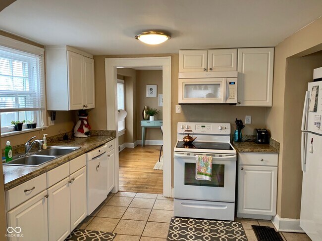 Photo - 425 W 44th St