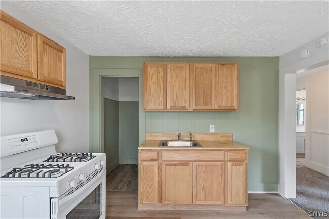 Photo - 409 N 6th St