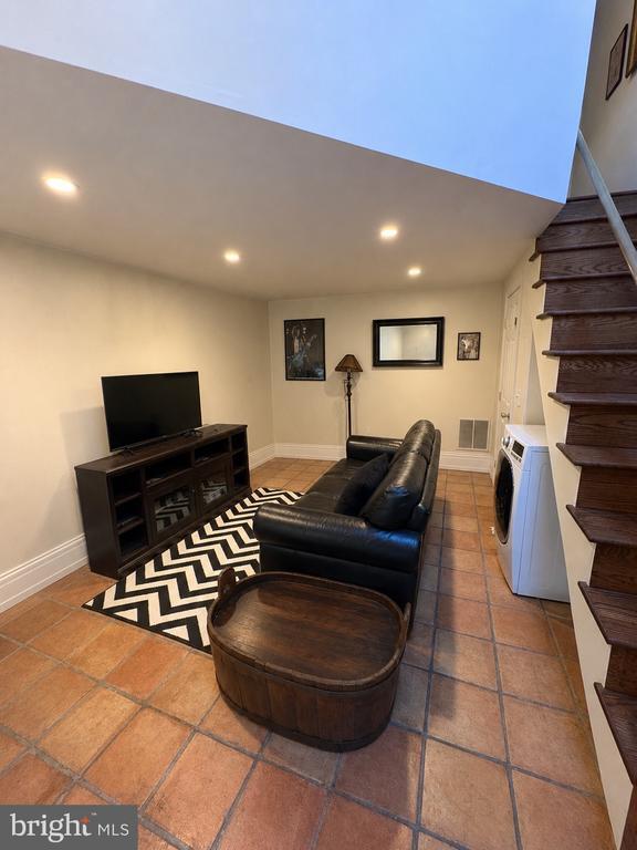 Building Photo - 1713 Green St Unit 1