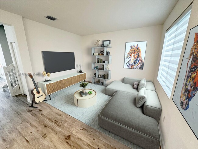 Photo - 949 NE 211th St