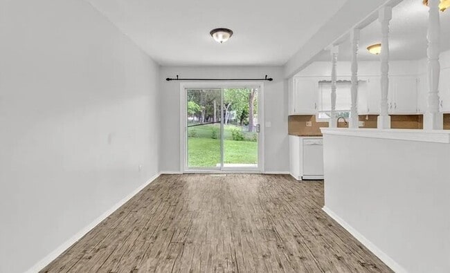 Photo - Welcome home to this beautiful Blue Spring...