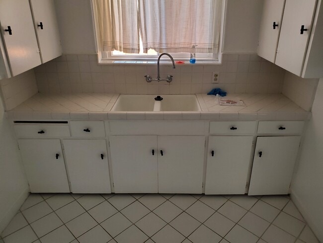 Photo - 11012 Aletta Ave Unit Roel Vandergoot