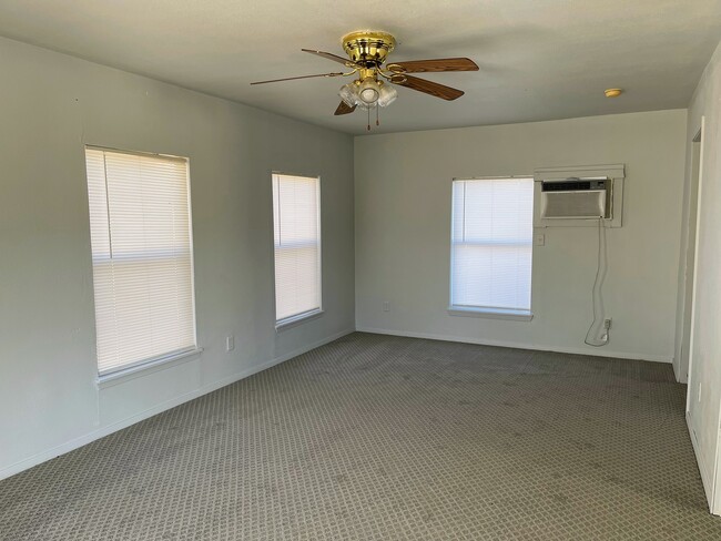 Photo - 204 E Good St Unit Upstairs