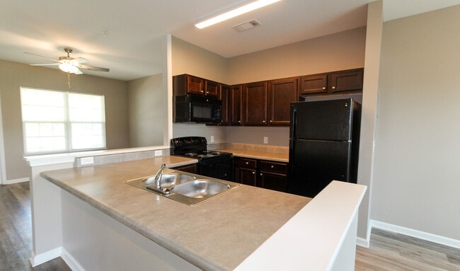 Building Photo - South Oak Apartments