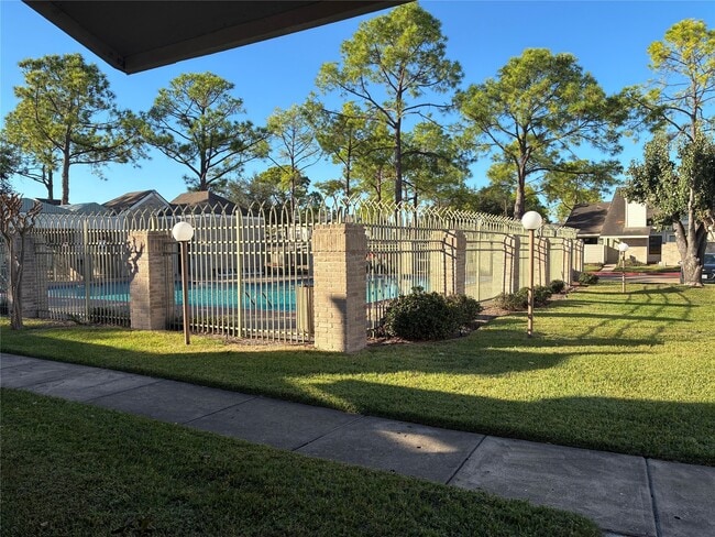 Photo - 11917 Bob White Dr Unidad 881