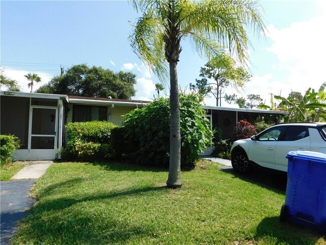Photo - 485 7th Pl
