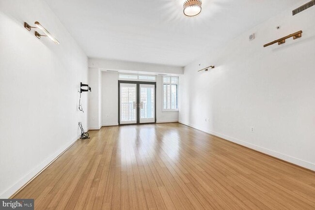 Building Photo - 2425 L St NW Unit 342