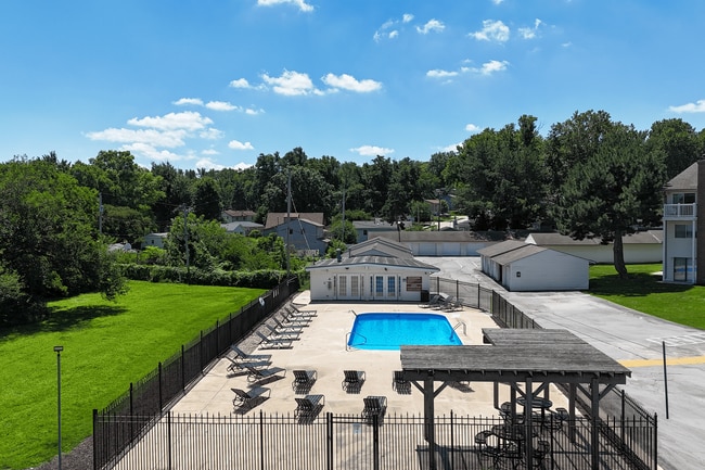 Sundeck for Lounging and Shady Seating - Centre Ridge