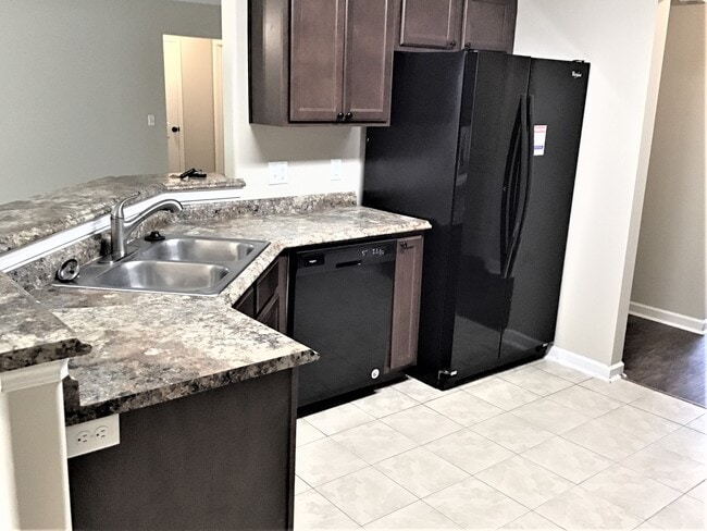 Photo - 108 Crooked Oaks Dr