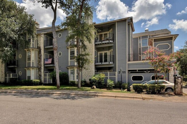 Building Photo - 3111 Tom Green St Unit 201 Rental