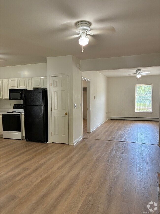 Building Photo - 11 Taftville-Occum Rd Unit 2 Rental