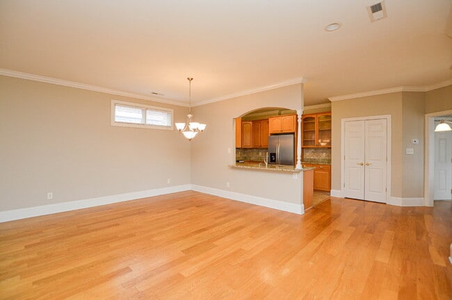 Photo - 986 Blakeley Walk