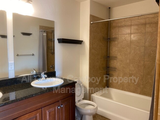 Photo - 4123 Moraine St