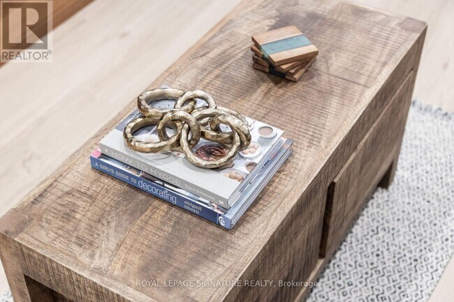 Photo - 760 Lawrence Ave W