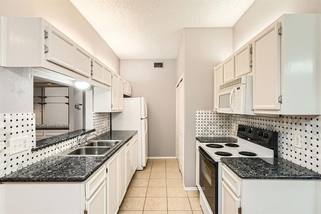 Photo - 9100 Mountain Ridge Dr Unit 106