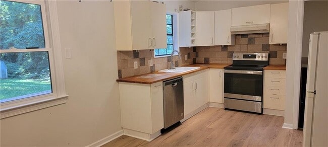 Photo - 1752 Mitzi Ct