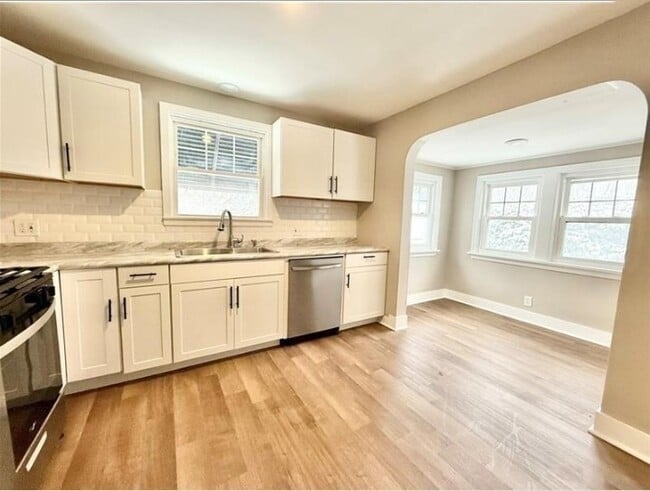 Photo - 310 W Meyer Ave