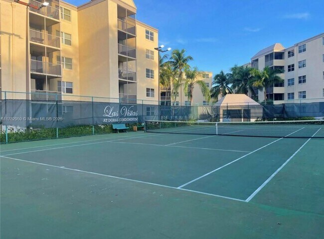 Photo - 8353 Lake Dr Unidad 303 Rental