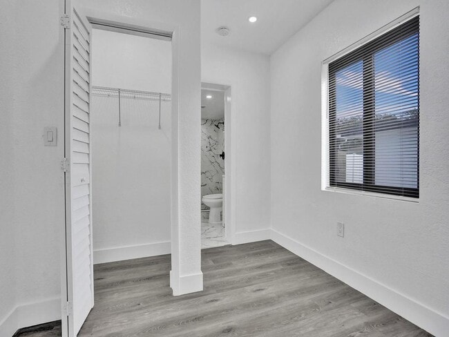 Photo - 940 SW 28th St