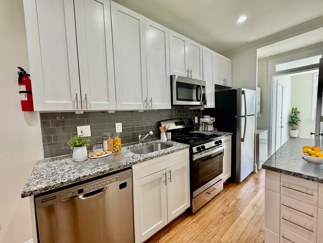 Photo - 4024 Calvert St NW Unidad 2