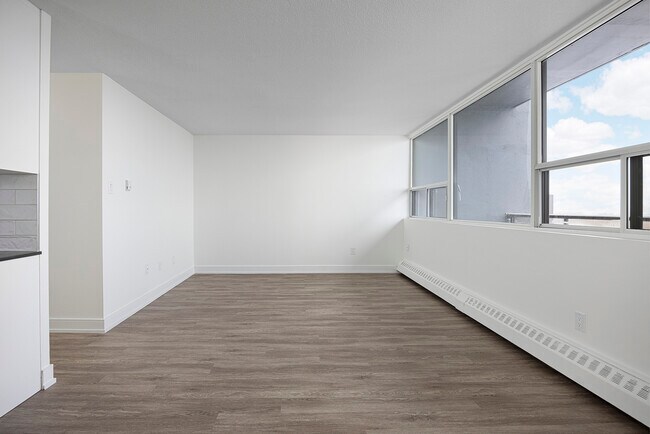 2200 Roche Court - 2200 Roche Ct