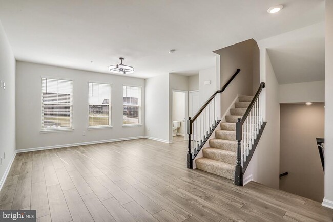 Photo - 421 Ensemble Wy