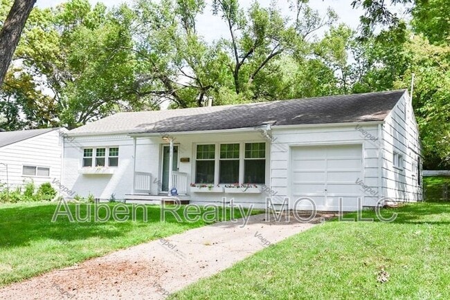 Photo - 311 E Sweeney Blvd