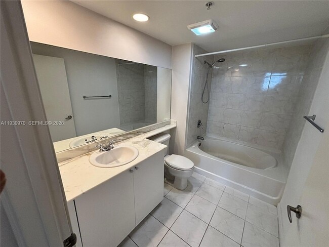 Photo - 2775 NE 187th St Unit 403