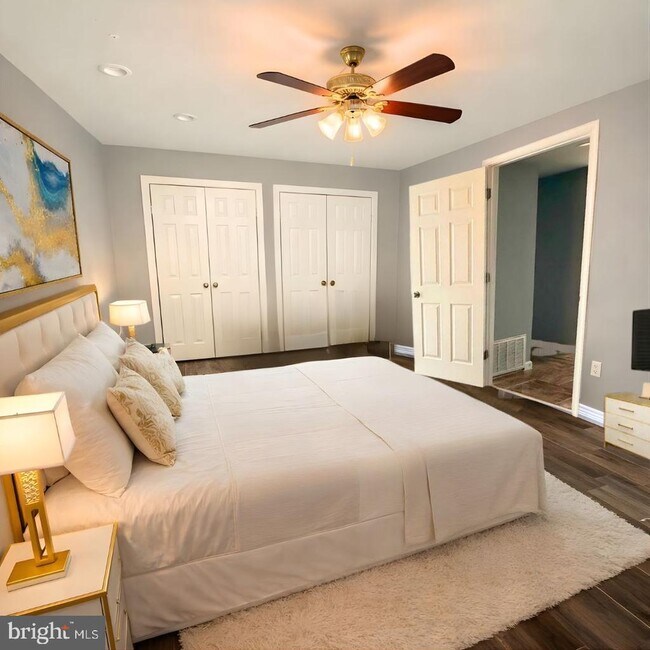 Photo - 5200 Newton St Unidad 204