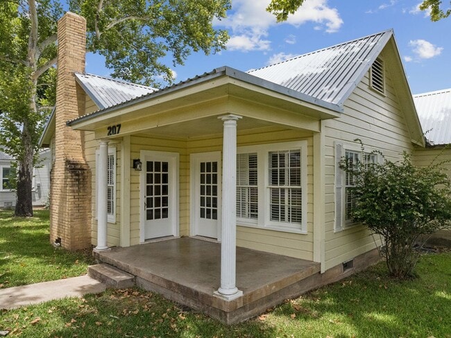 Photo - 207 S Porter St