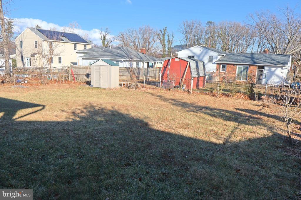 Photo - 6928 Ruskin St