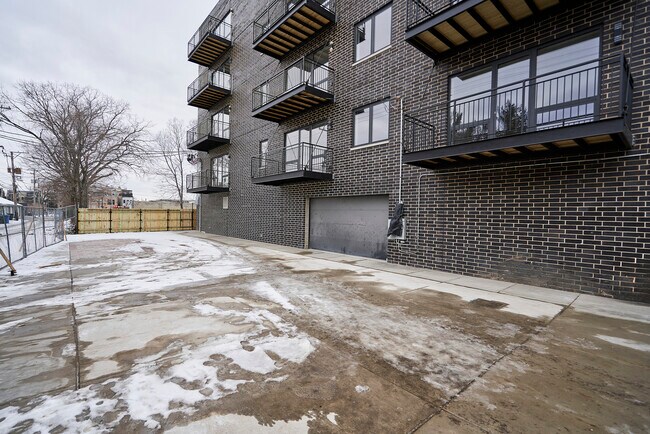 Photo - 503 E Pershing Rd