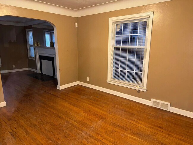 Photo - 3-Bedroom Detroit Home with Garage and Sun Porch