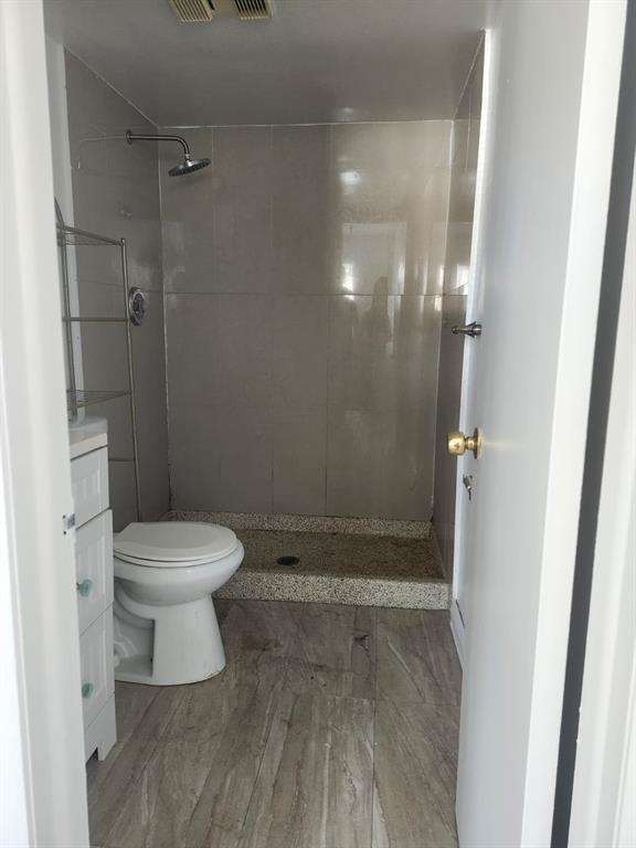 Photo - 10037 Winding Lake Rd Unit 102