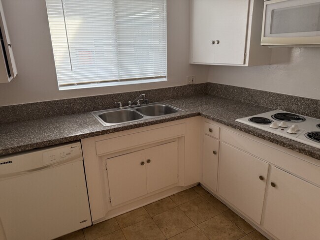 Photo - 8211 Owensmouth Ave