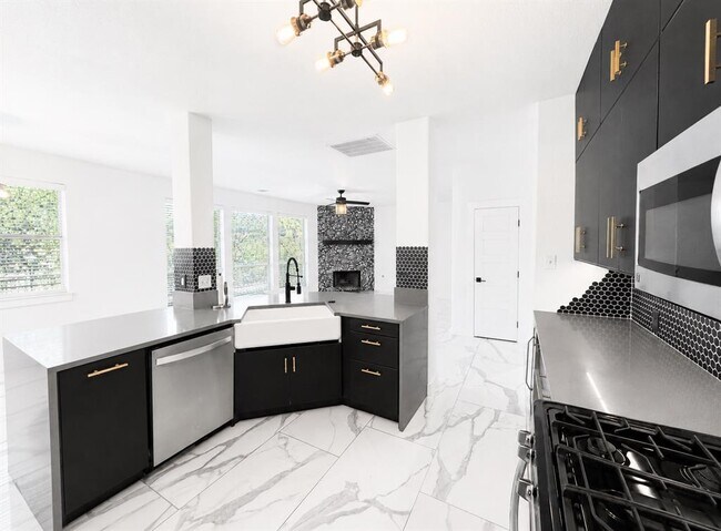 1610 Juniper Ridge Loop