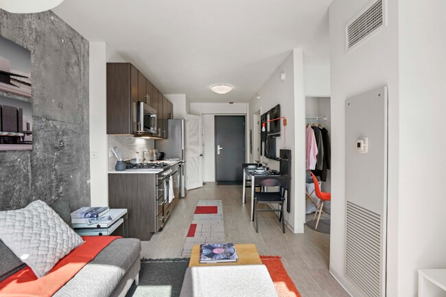 Photo - 713 N Wells St