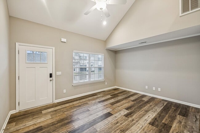 Photo - 3219 Clemons Cir