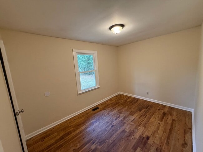 Photo - 37 Burnham Rd