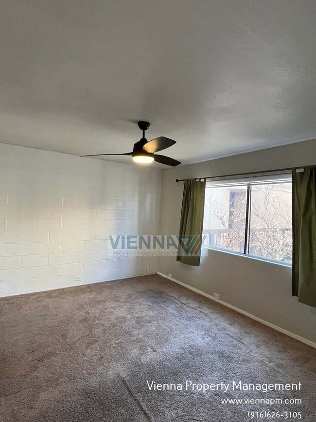 Photo - 888 Woodside Ln E Unit 12