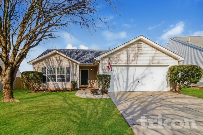 Building Photo - 919 Lakehill Rd