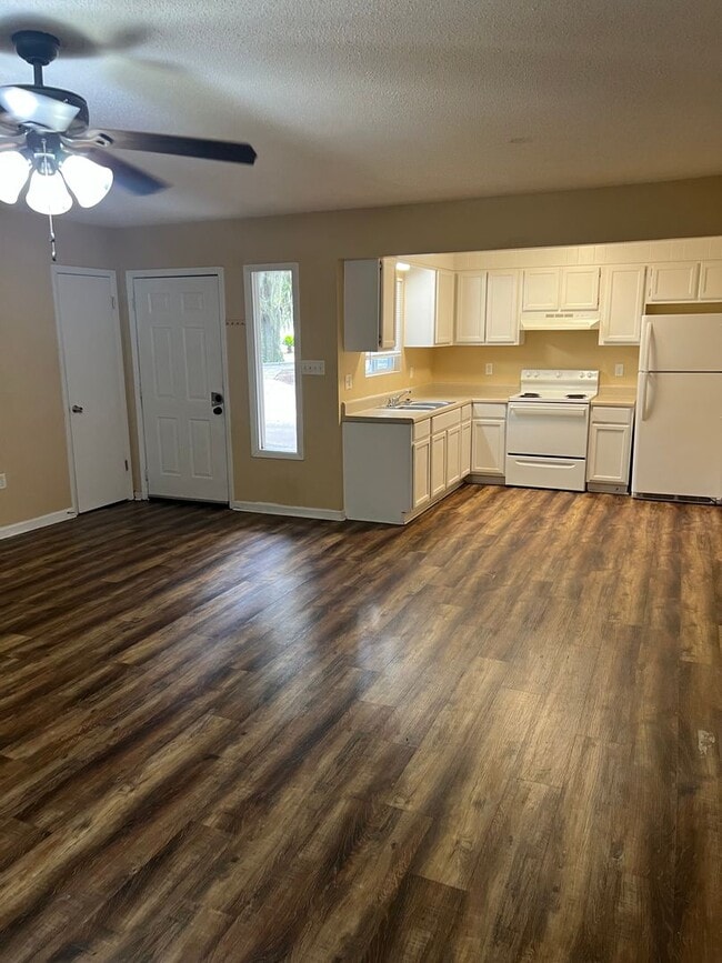 Photo - 131 Cherokee Cir