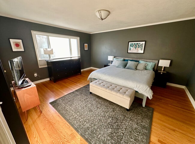 Photo - 605 SW Moss St