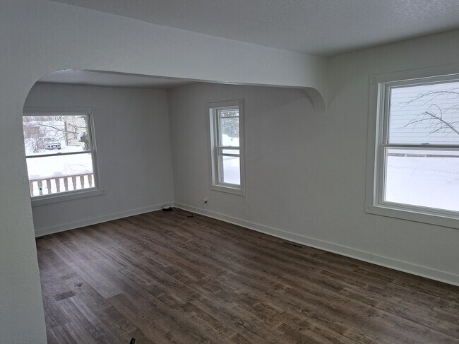 Photo - 213 St Paul Ave S