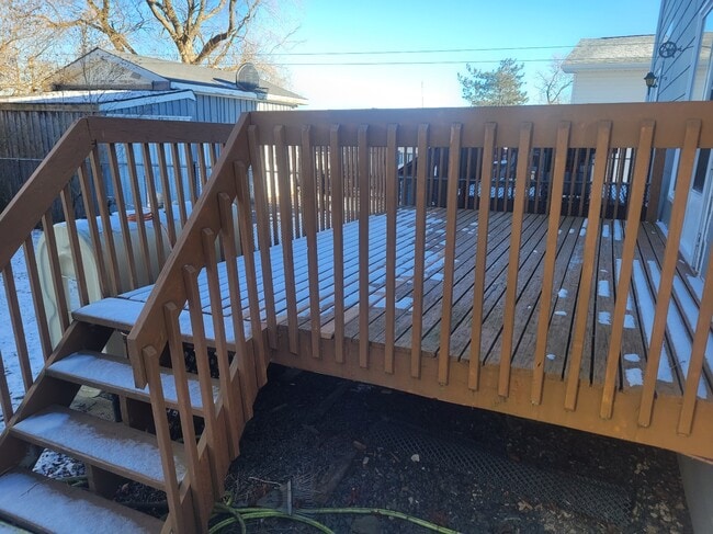 Photo - 165 Amaranth Crescent