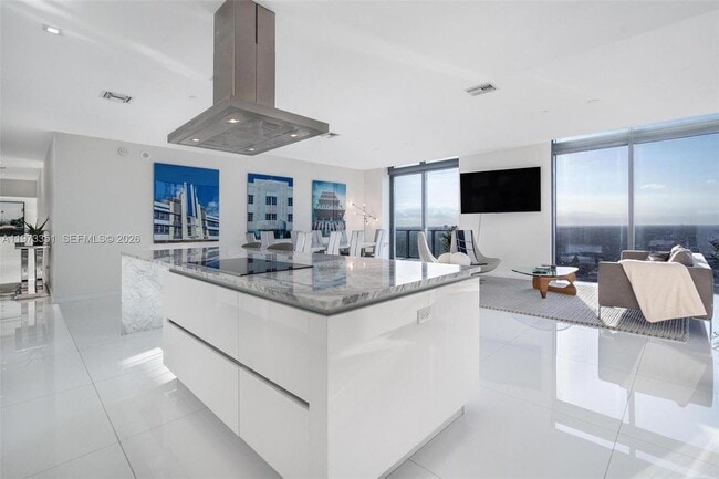 Photo - 88 SW 7th St