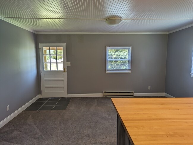 Sala de estar - 138 Old Boalsburg Rd